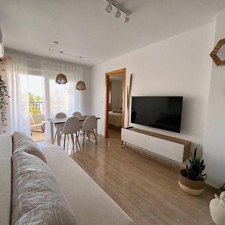 Salty Apartment Торевиеха Екстериор снимка