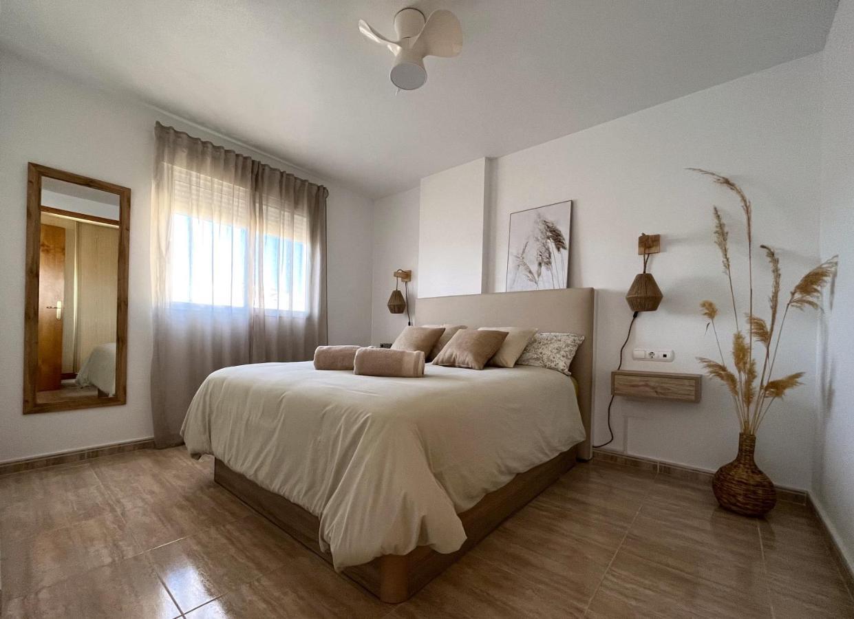Salty Apartment Торевиеха Екстериор снимка