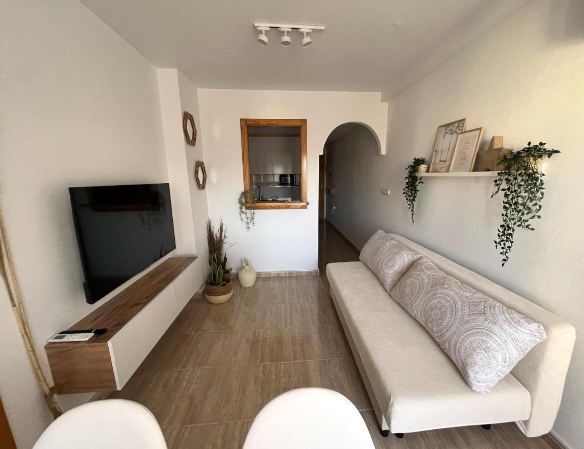 Salty Apartment Торевиеха Екстериор снимка