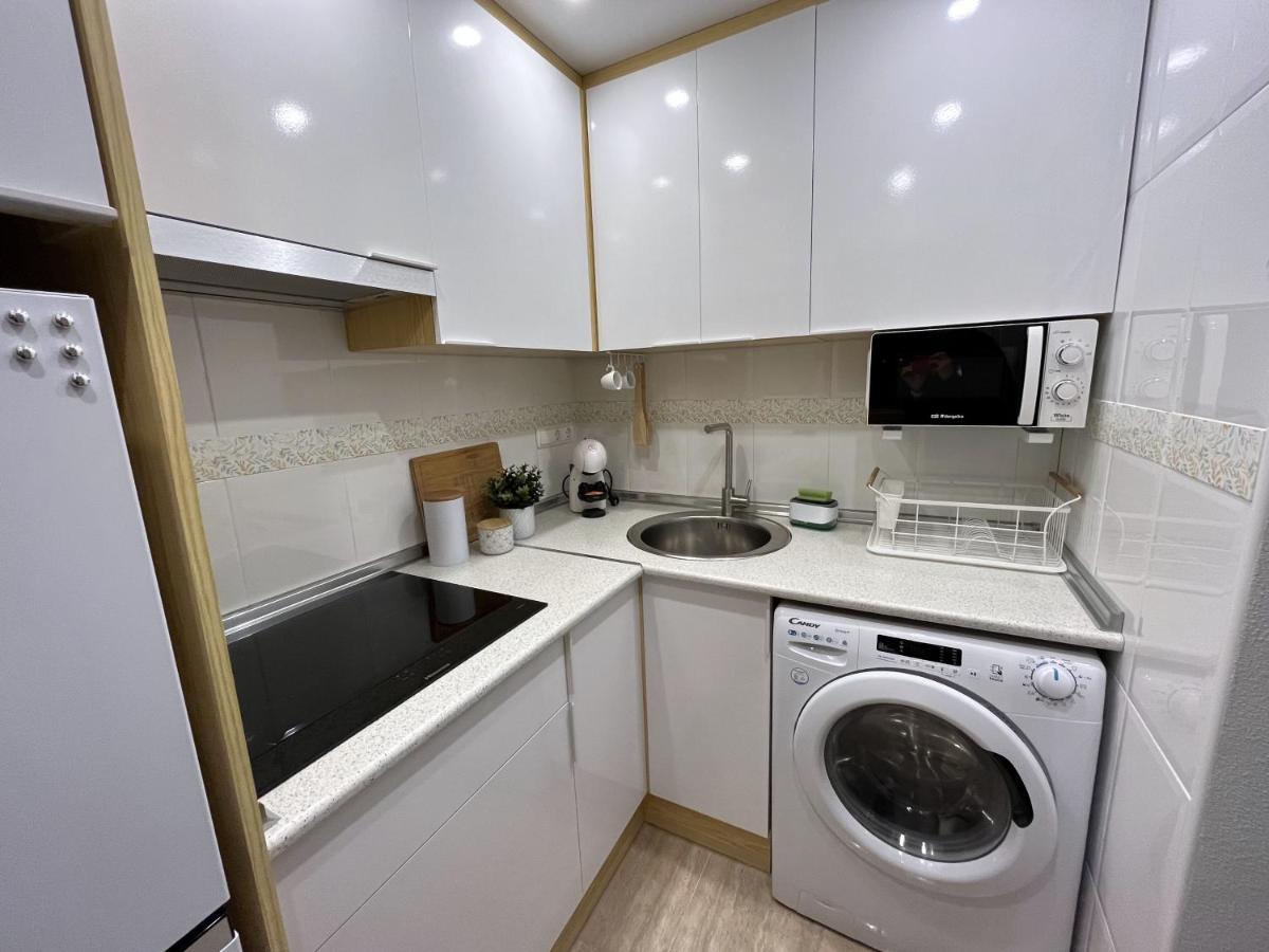 Salty Apartment Торевиеха Екстериор снимка