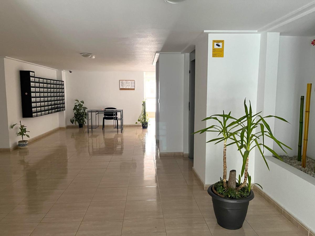 Salty Apartment Торевиеха Екстериор снимка