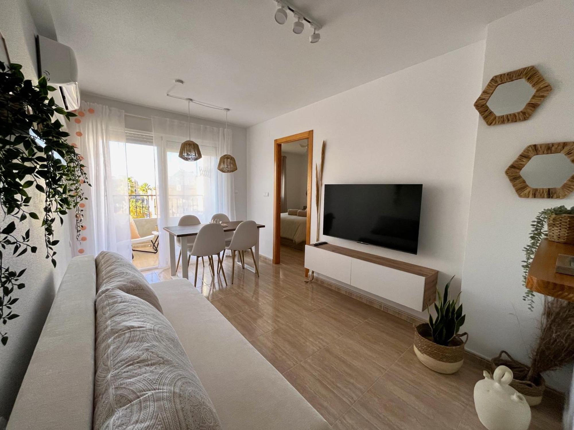 Salty Apartment Торевиеха Екстериор снимка